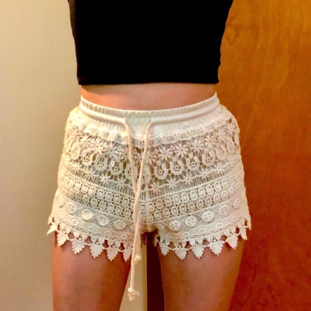 Sabo Skirt High Waist Cream Crochet Shorts